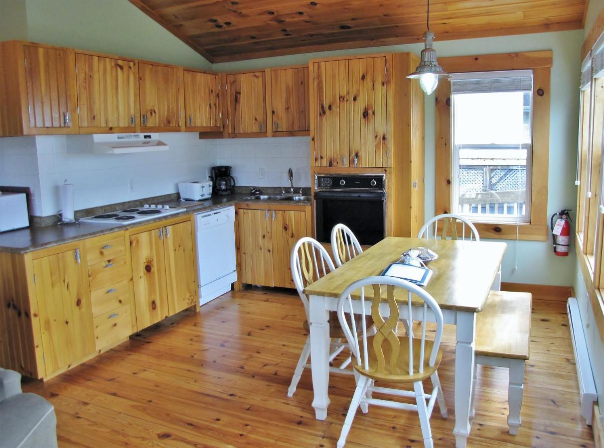 Larinda'S Landing Oceanfront Cottages Halifax Buitenkant foto