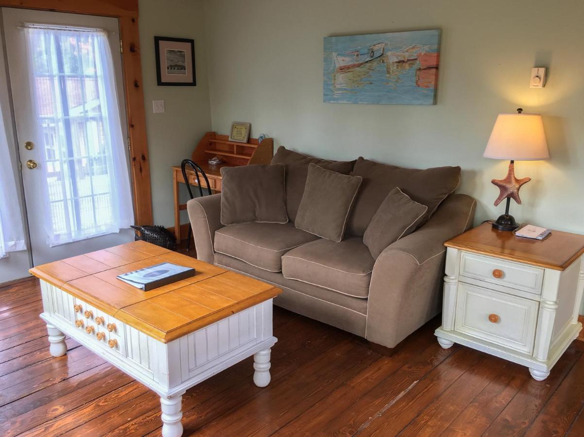 Larinda'S Landing Oceanfront Cottages Halifax Buitenkant foto