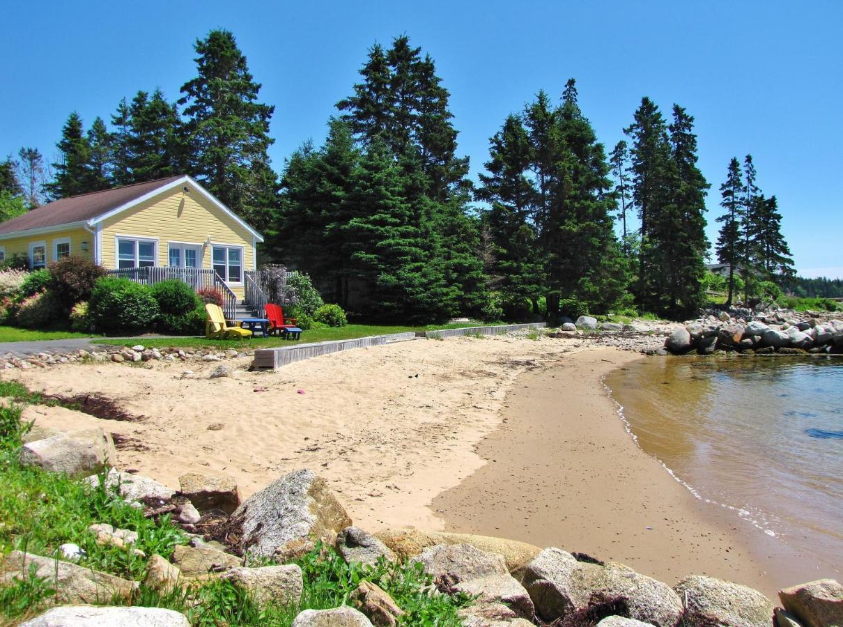 Larinda'S Landing Oceanfront Cottages Halifax Buitenkant foto