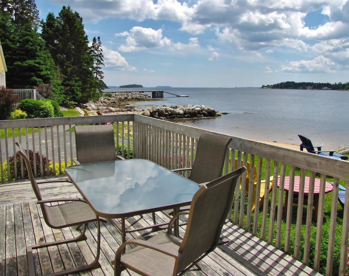 Larinda'S Landing Oceanfront Cottages Halifax Buitenkant foto