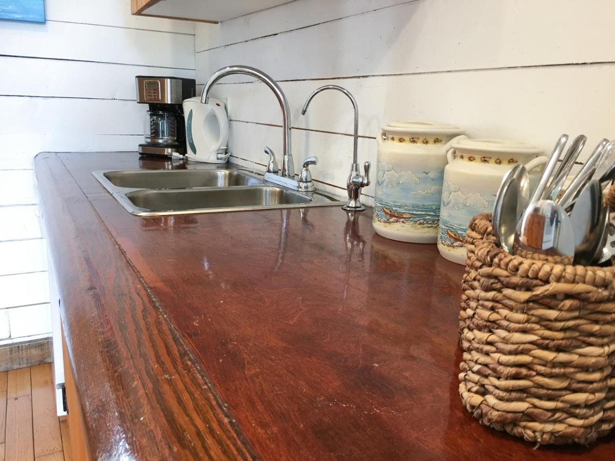 Larinda'S Landing Oceanfront Cottages Halifax Buitenkant foto